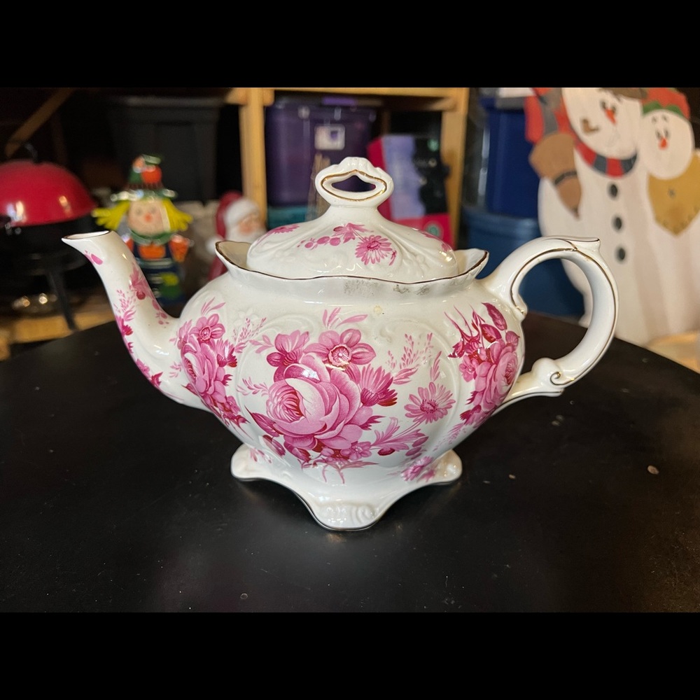 Antique teapot!